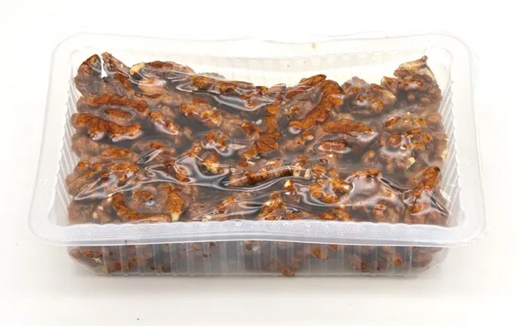 حبات الجوز المغطاة بالسكر: طعام شهي حلو ومغذي